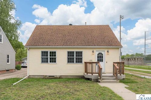 426 W Skaro Street, St. Peter, MN, 56082 | Card Image