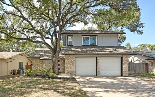 911 Acorn Oaks Dr, Austin, TX, 78745-5540 | Card Image