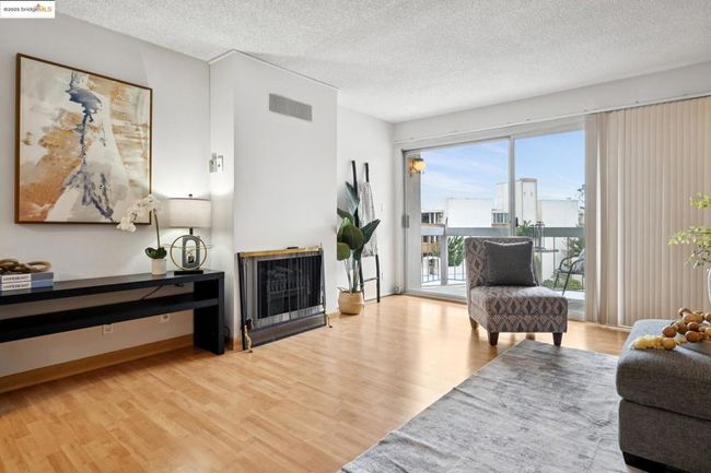 APT-320 - 960 Shorepoint Ct, Condo with 2 bedrooms, 2 bathrooms and 2 parking in Alameda CA | Image 16