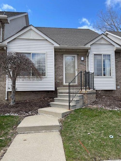 30885 Lee Frank Ln, Madison Heights, MI, 48071-2241 | Card Image