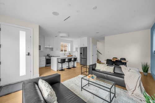 3-2512 E 22nd Ave, Vancouver, BC, V5M2X5 | Card Image