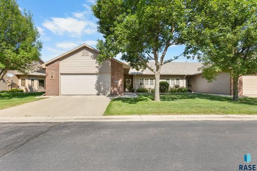 8206 S Brenda Pl, Sioux Falls, SD, 57108-6219 | Card Image