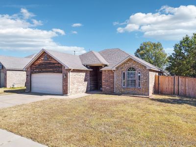 1120 S Marina Drive, House other with 3 bedrooms, 2 bathrooms and null parking in Oologah OK | Image 2