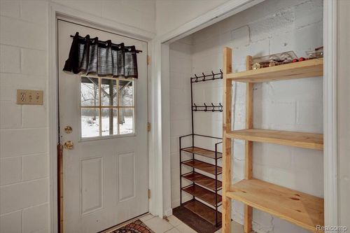 8858 Willits Rd, Mayville, MI, 48744-9330 | Card Image