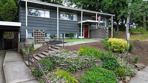 1000 Ne Duncan Ln, Pullman, WA, 99163-3809 | Card Image