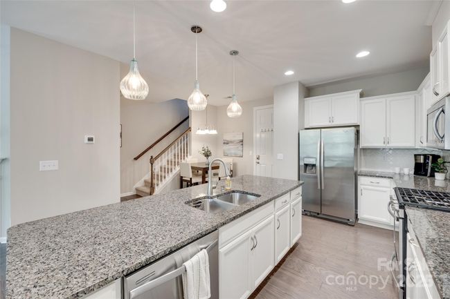 6842 Berewick Commons Pkwy, Townhouse with 3 bedrooms, 3 bathrooms and null parking in Charlotte NC | Image 8
