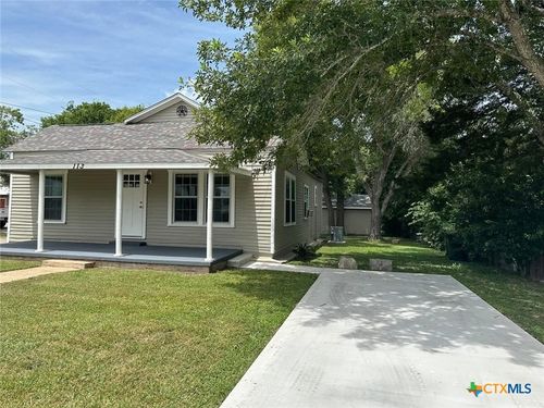 113 N Middle St, Flatonia, TX, 78941-2265 | Card Image
