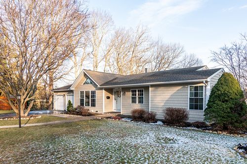 216 Vancouver Ave, Warwick, RI, 02886-2870 | Card Image