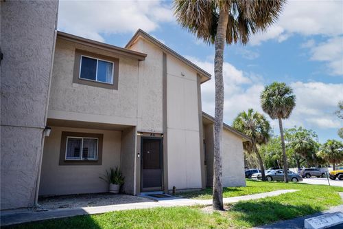 38a6-6338 Newtown Cir, Tampa, FL, 33615-3653 | Card Image