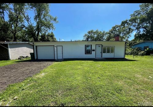 1114 Saint Helena Dr, Cahokia, IL, 62206-2249 | Card Image