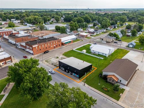 304 S Main St, Vandalia, MO, 63382-1829 | Card Image