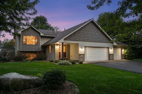 11029 Shoreline Ct, Chisago City, MN, 55013-8401 | Card Image