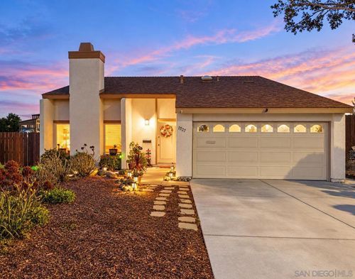 1527 Triton Pl, San Diego, CA, 92154-2762 | Card Image