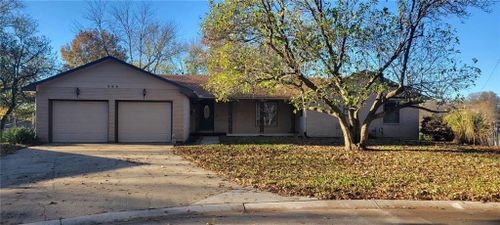 304 Augustus Circle, Excelsior Springs, MO, 64024 | Card Image