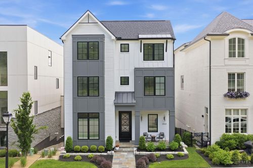 2963 Walworth Ave, Cincinnati, OH, 45226-5030 | Card Image