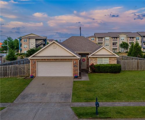 1602 N Oakhaven Pl, Fayetteville, AR, 72704-6169 | Card Image