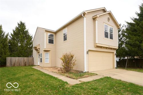 12772 Crescent Dr, Carmel, IN, 46032-2092 | Card Image