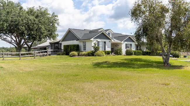 812 Jameson Rd, House other with 3 bedrooms, 2 bathrooms and null parking in Lithia FL | Image 5