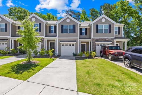 8113 Murray Branch Dr, Charlotte, NC, 28216-5294 | Card Image