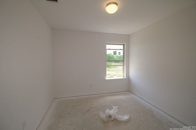137 Cheyenne Dr, House other with 4 bedrooms, 3 bathrooms and null parking in Floresville TX | Image 18
