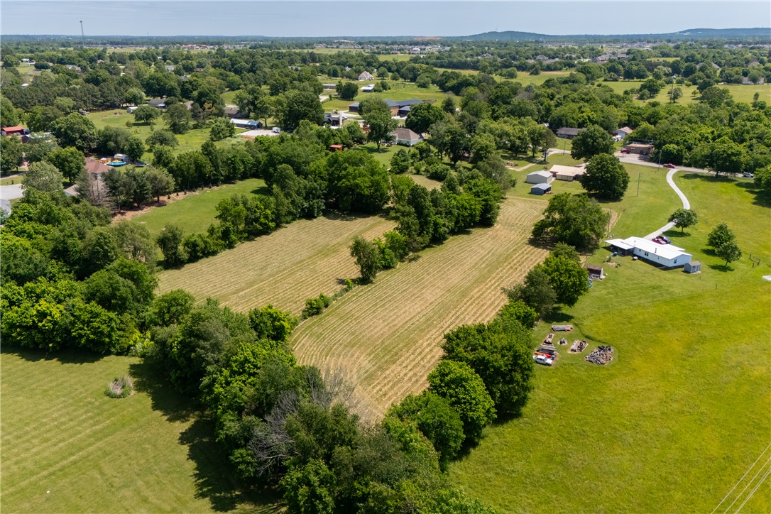 Commercial Sale in Elm Springs 5
