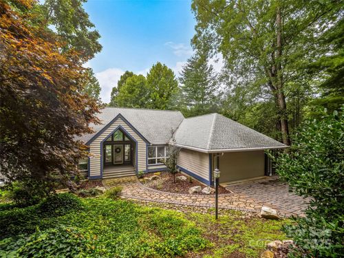 209 Fern Creek Dr, Flat Rock, NC, 28731-9463 | Card Image