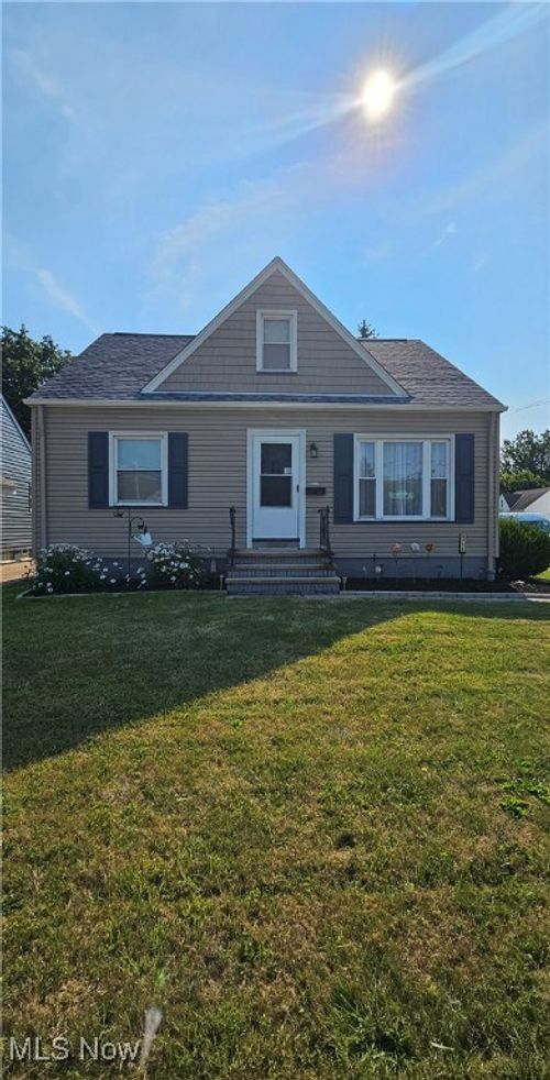 5715 W 54th St, Parma, OH, 44129-3051 | Card Image