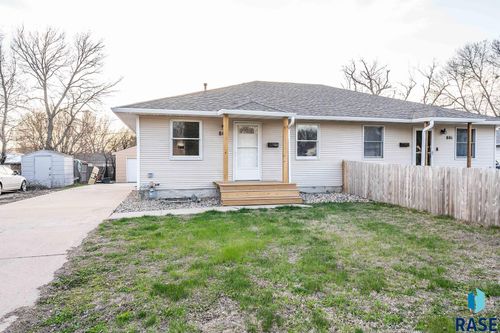 803 S Cleveland Ave Avenue, Sioux Falls, SD, 57103 | Card Image