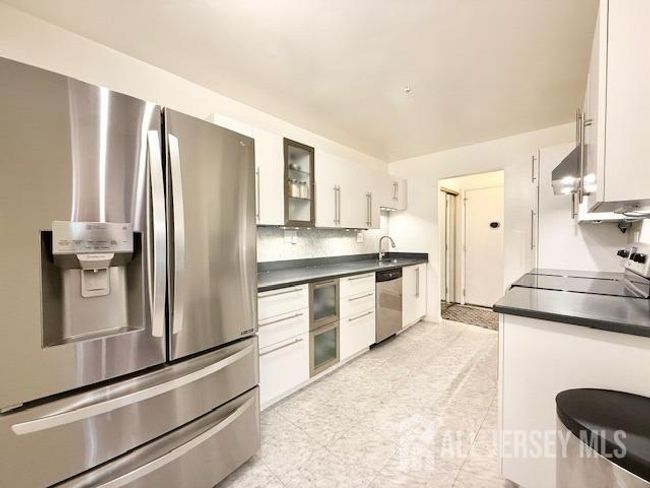 A - 54 Amberly Dr, Townhouse with 2 bedrooms, 1 bathrooms and null parking in Manalapan NJ | Image 7