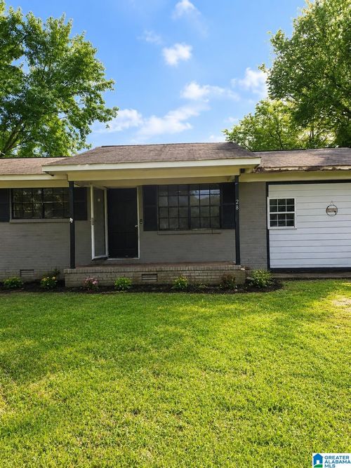 28 Sivley Dr, Falkville, AL, 35622-5027 | Card Image