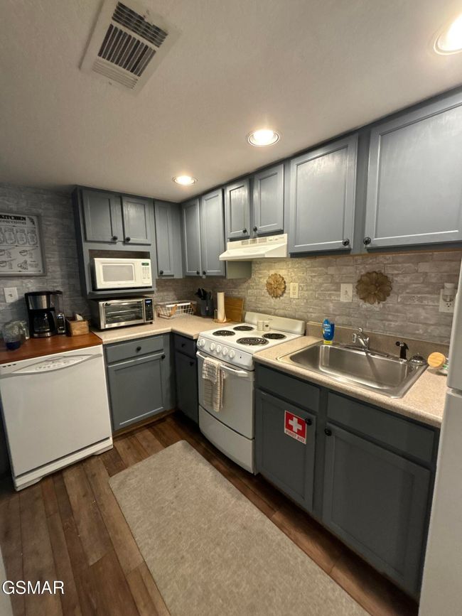 109 - 2743 Colonial Dr, Condo with 1 bedrooms, 1 bathrooms and null parking in Pigeon Forge TN | Image 10