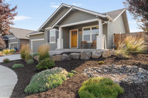 320 Nw 33rd St, Redmond, OR, 97756-6501 | Card Image