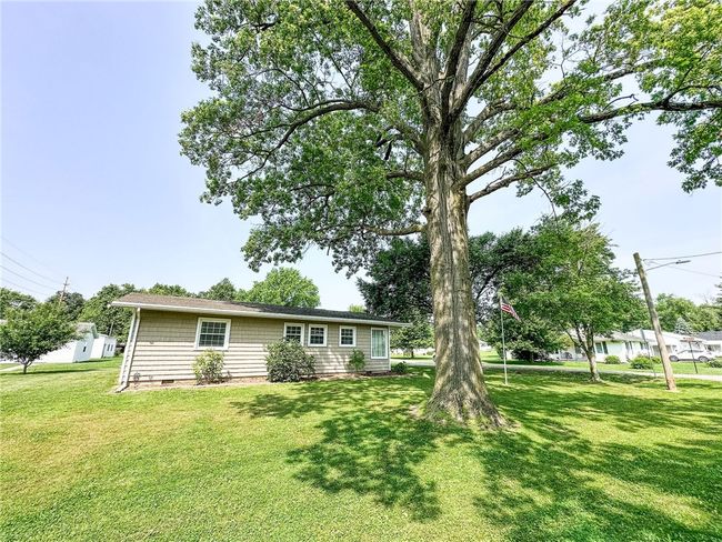 1307 Beech St, House other with 3 bedrooms, 2 bathrooms and null parking in Marshall IL | Image 46