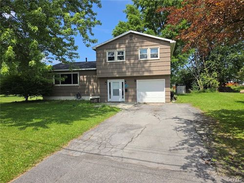 17 Hummingbird Path, Liverpool, NY, 13090-2917 | Card Image