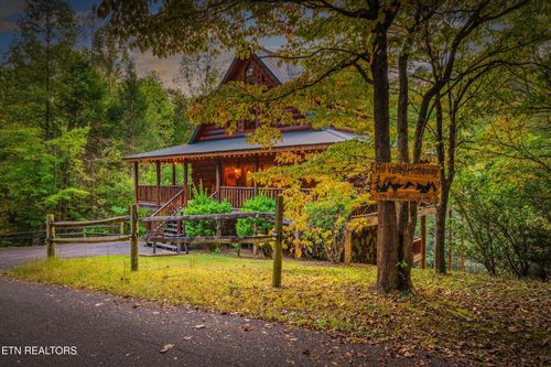 1570 Oldham Springs Way, Sevierville, TN, 37876 | Card Image