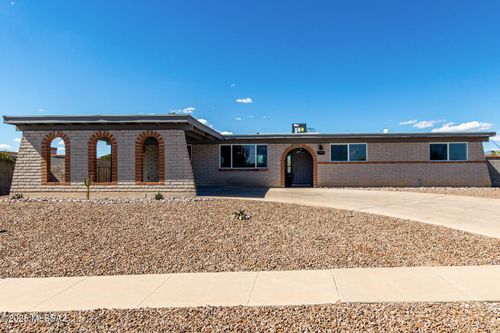 9435 E 33rd St, Tucson, AZ, 85710-8020 | Card Image
