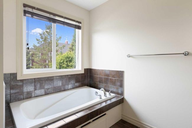 133 Silverado Creek Cres Sw, House other with 3 bedrooms, 3 bathrooms and 4 parking in Calgary AB | Image 26