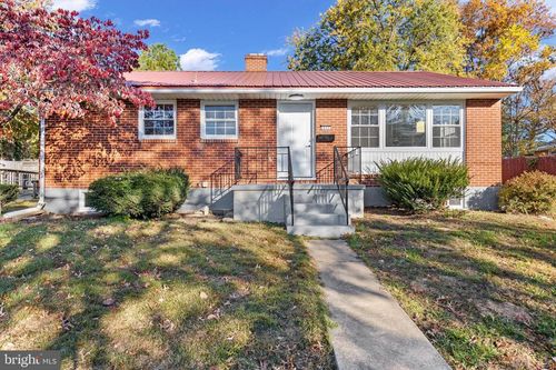 533 E Park St, ELIZABETHTOWN, PA, 17022-2246 | Card Image