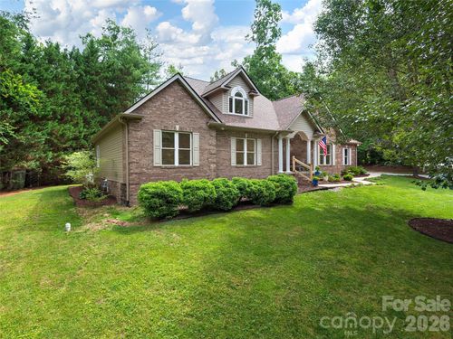 104 Arrowood Ln, Hendersonville, NC, 28791-8714 | Card Image