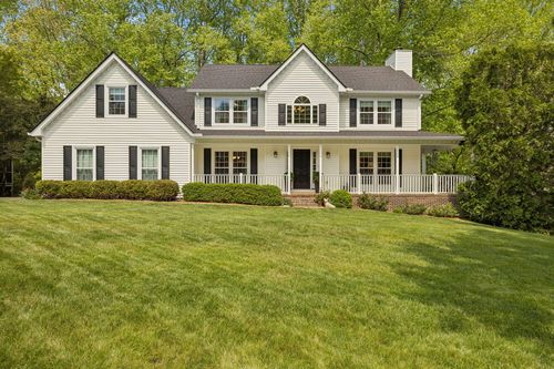 3606 Gentry Station Dr, Signal Mountain, TN, 37377-1500 | Card Image