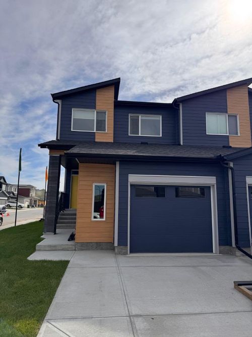 4 Wolf Hollow Rd Se, Calgary, AB, T2X5R8 | Card Image