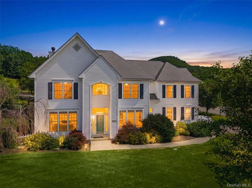 2 Elgin Court, Woodbury, NY, 10930 | Card Image