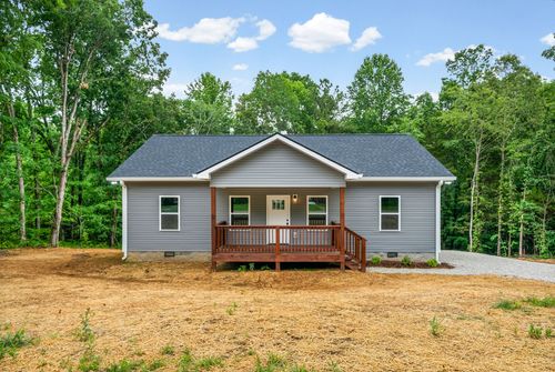 690 Brazzle Rd, Waverly, TN, 37185-3104 | Card Image