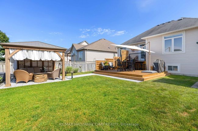 36 Meadowood Dr, House other with 4 bedrooms, 3 bathrooms and 4 parking in Wasaga Beach ON | Image 4