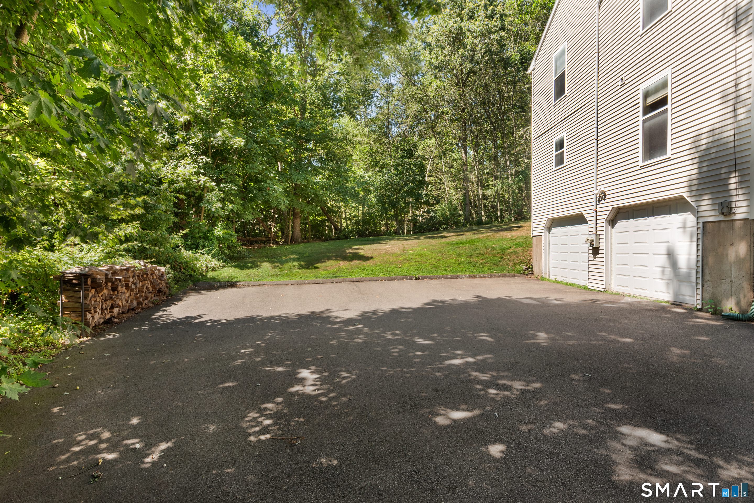Residential Lease in North Haven 5