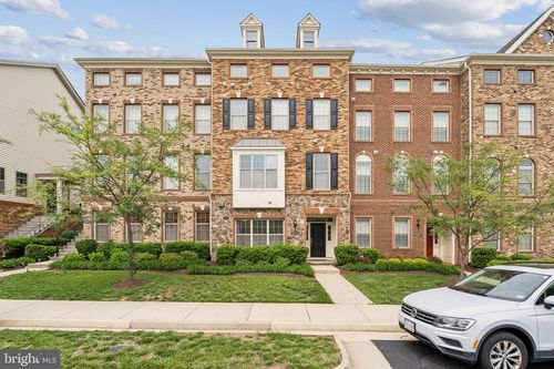 22613 Naugatuck Sq, ASHBURN, VA, 20148-6642 | Card Image