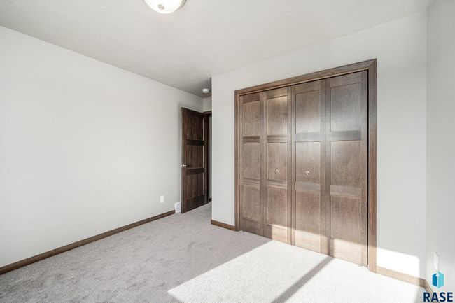 804 N Juniper St, House other with 3 bedrooms, 2 bathrooms and null parking in Lennox SD | Image 9