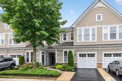 5 Symphony Dr, Lake Grove, NY, 11755-1313 | Card Image