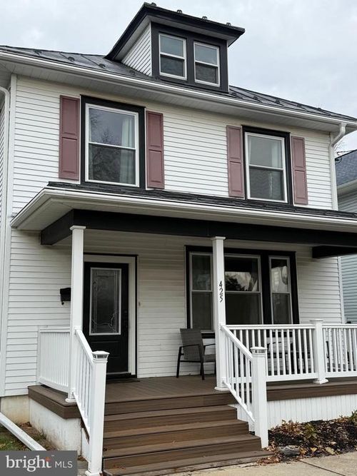 425 E Maple St, PALMYRA, PA, 17078-2522 | Card Image