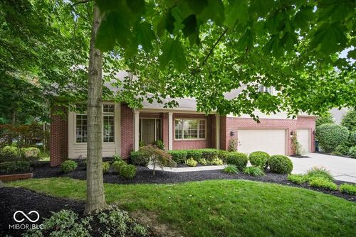 811 Pebble Brook Pl, Noblesville, IN, 46062-8447 | Card Image